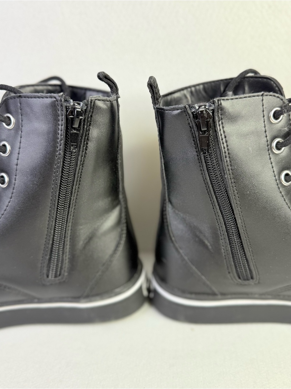 T.U.K Black Lace-Up Platform Boots with White Cat Appliqué NWOT - Picture 3 of 7